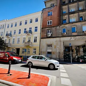 studio-rental-central-warsaw.warsawhotelspoland.com/