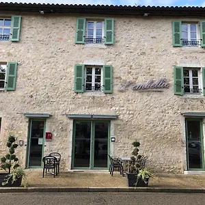 https://lembellie-treffort.hotels-rhonealpes.com
