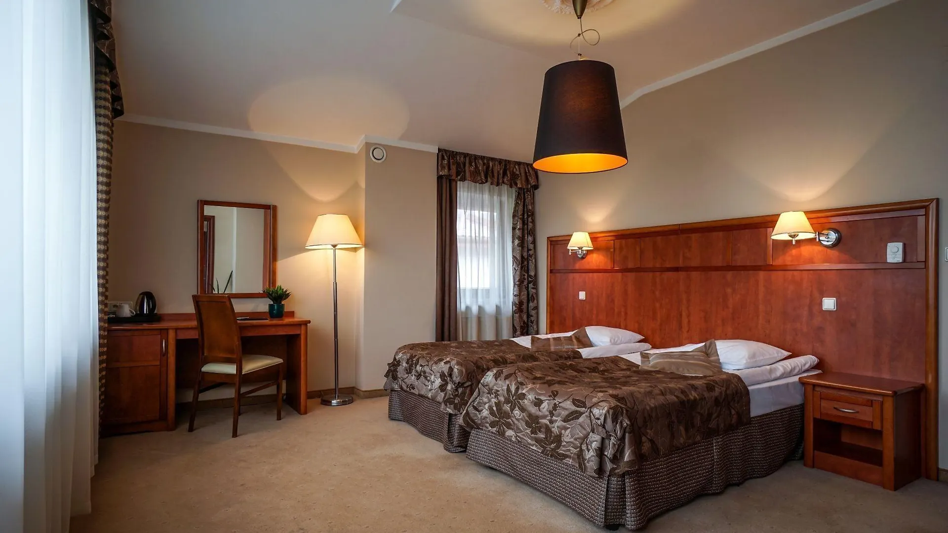 Farmona Hotel Business & Spa Krakow 3*,